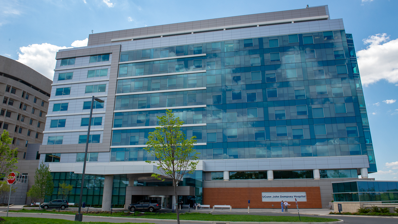 Exterior view Uconn John Dempsey 100 Hospital